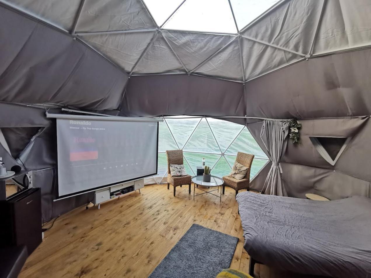 Apartmán Lincoln Star Dome, Hot Tub, Bbq Langworth Exteriér fotografie